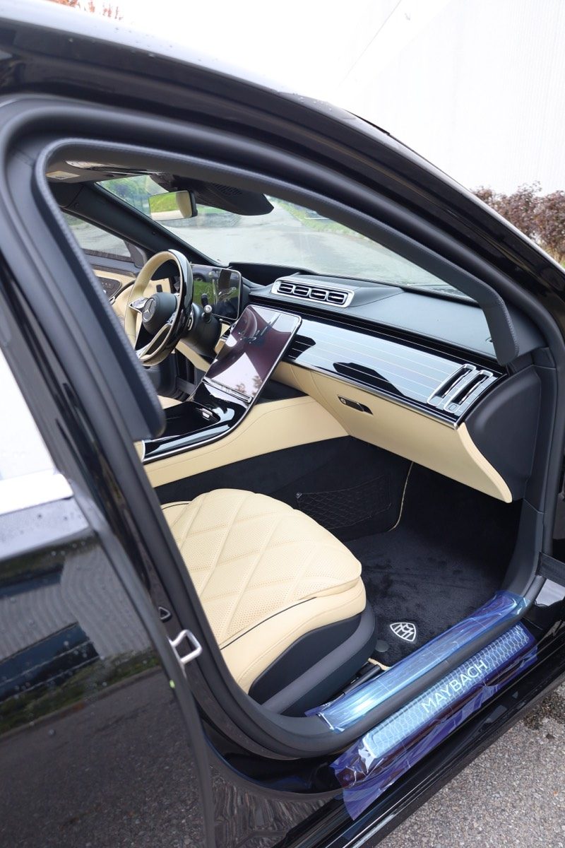 Armored Mercedes-Maybach S-Class — photo 7